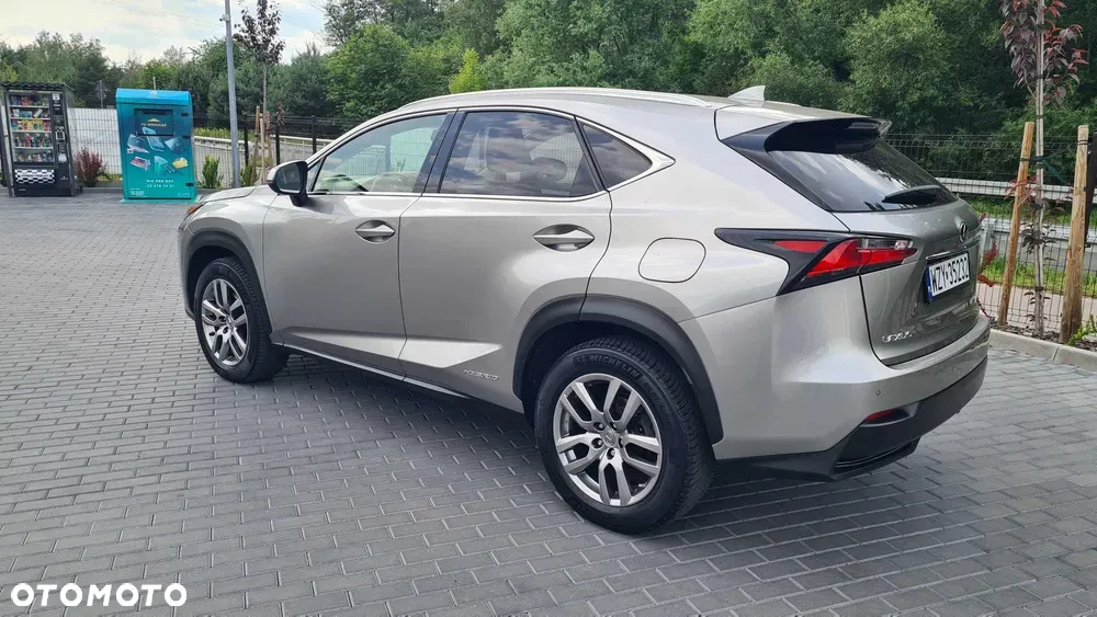 Lexus NX 300h Comfort AWD - 7