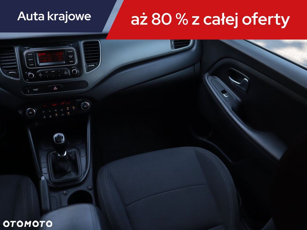 Kia Carens - 10