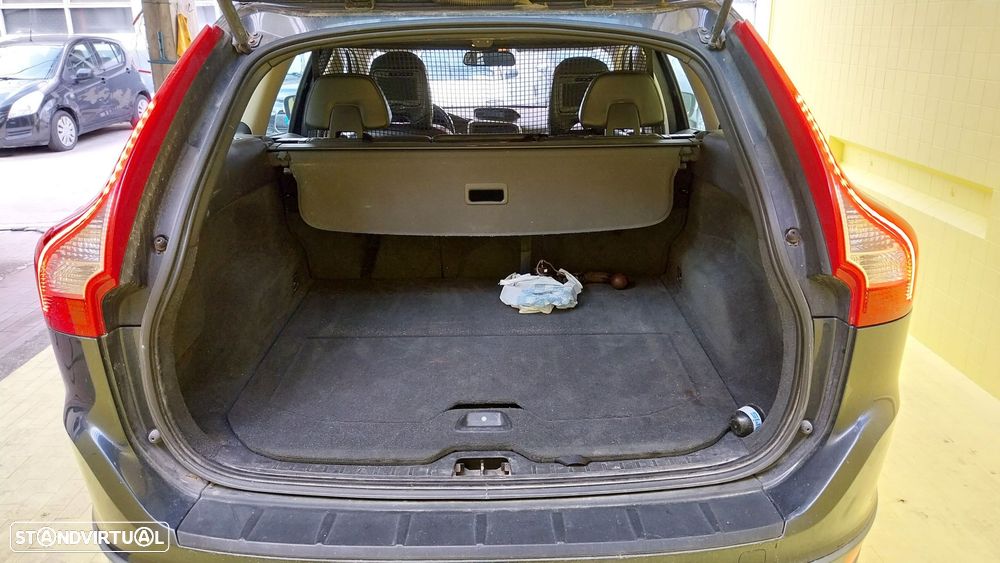 Volvo XC 60 D5 Momentum - 24