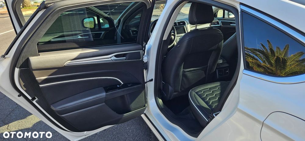Ford Mondeo Vignale 2.0 EcoBoost - 11