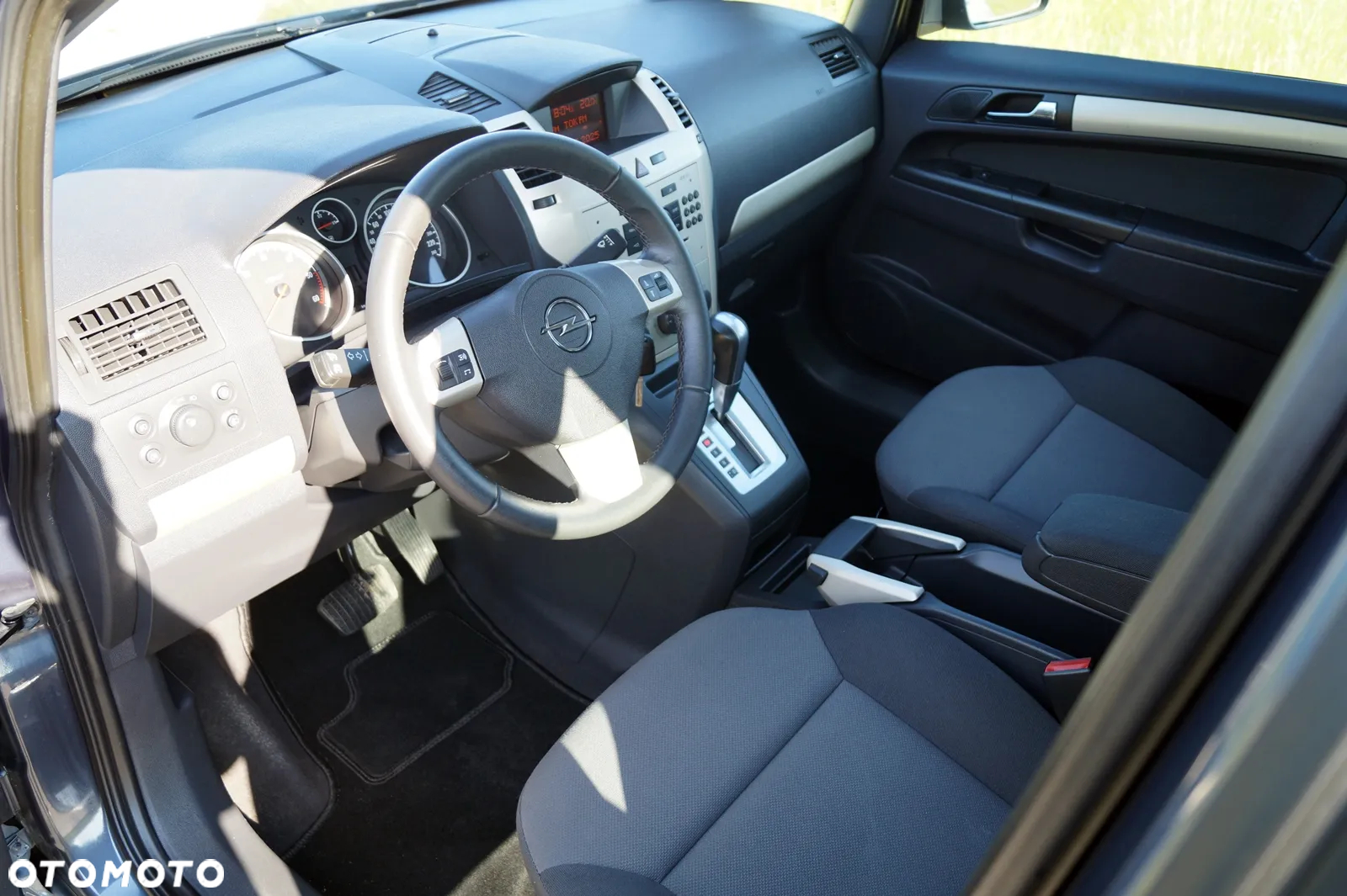 Opel Zafira 1.9 CDTI Automatik - 16
