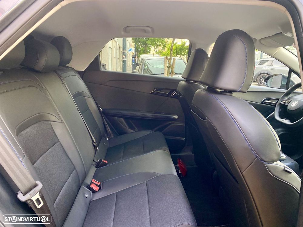 MG MG4 64 kWh Luxury - 30