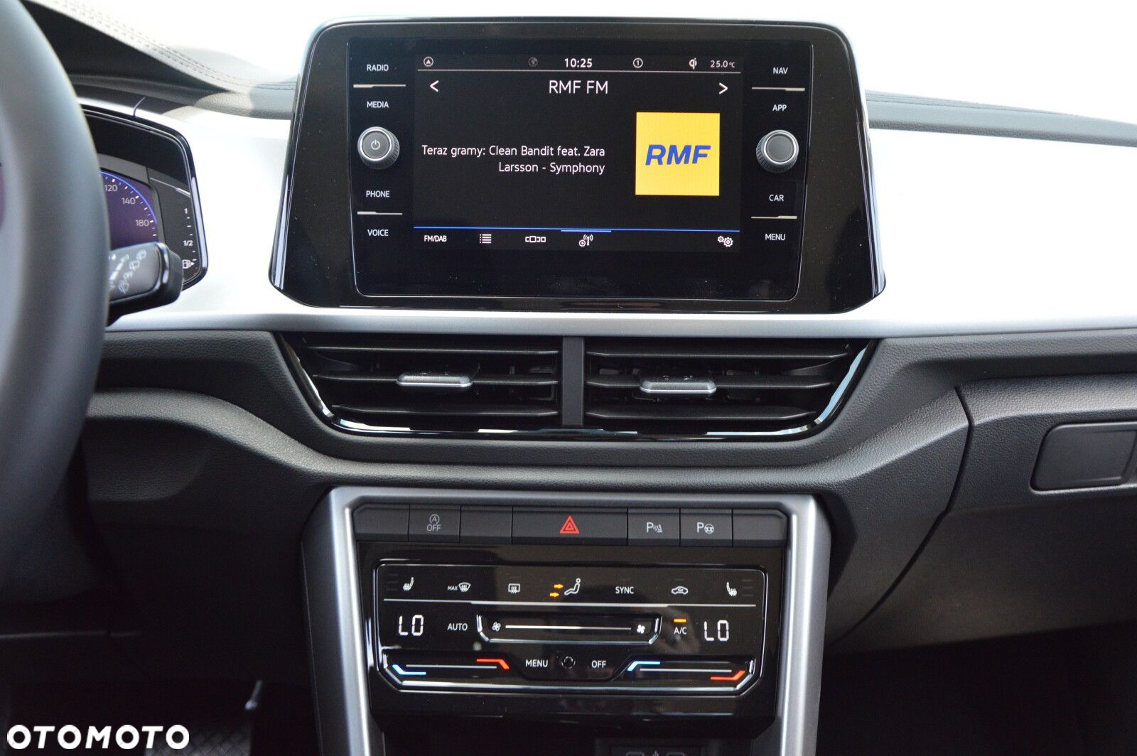 Volkswagen T-Roc - 14