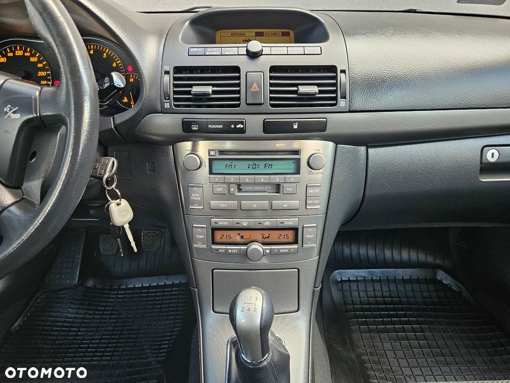 Toyota Avensis - 31