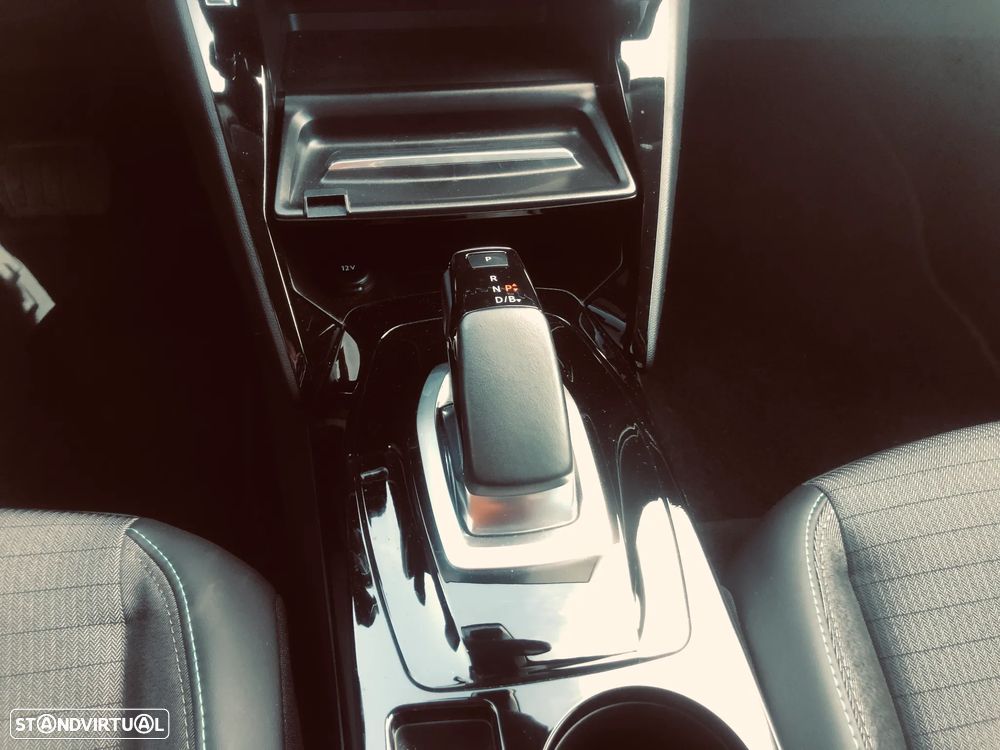 Peugeot e-208 Allure - 9