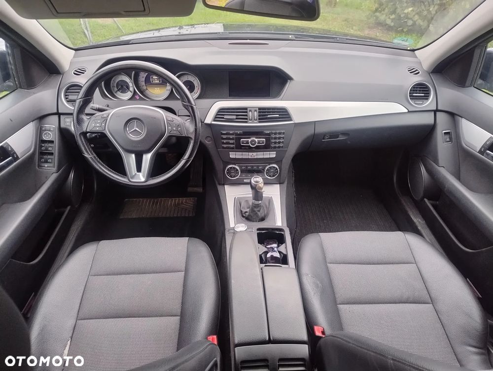 Mercedes-Benz Klasa C 200 CDI BlueEff Avantgarde - 12