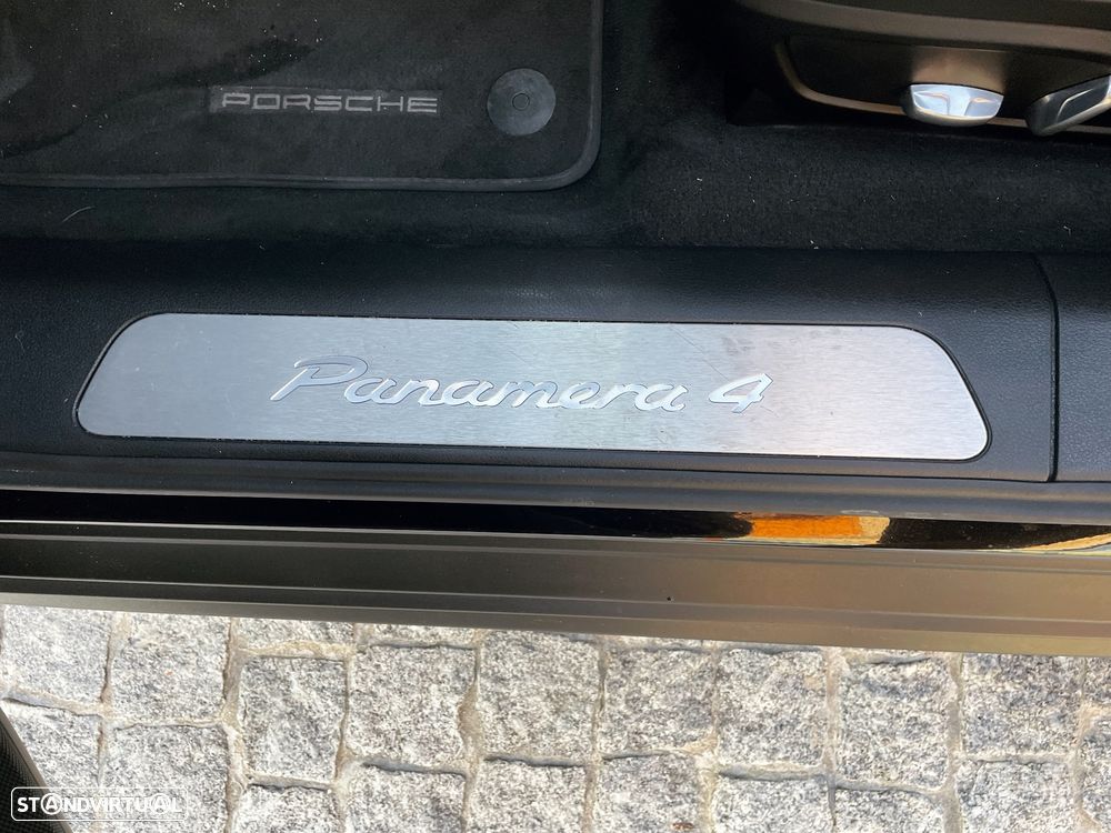 Porsche Panamera 4 E-Hybrid Edition 10 Anos - 17