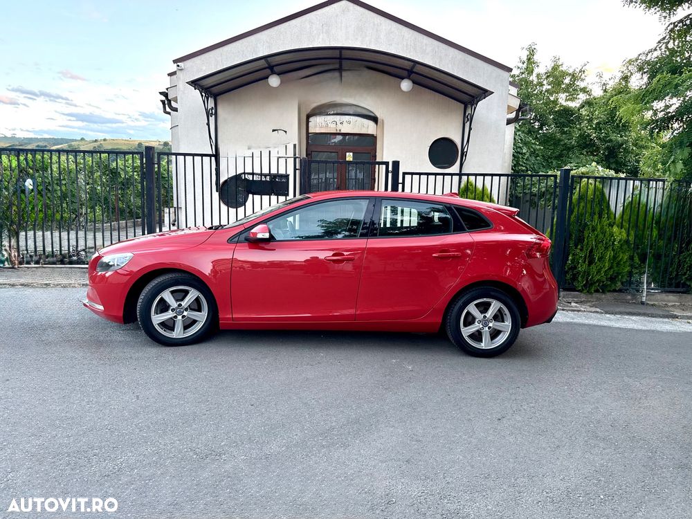 Volvo V40 T2 Momentum - 37