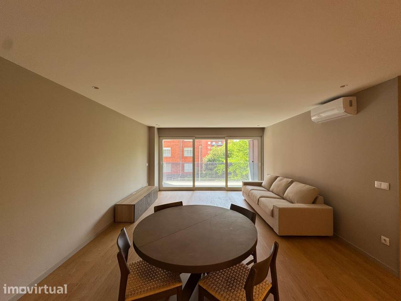 Apartamento T1 (Novo) - Arrendamento - Grande imagem: 2/11