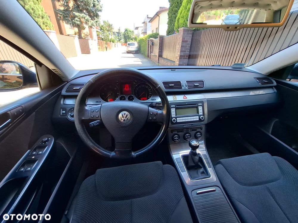 Volkswagen Passat 1.9 TDI Comfortline - 4