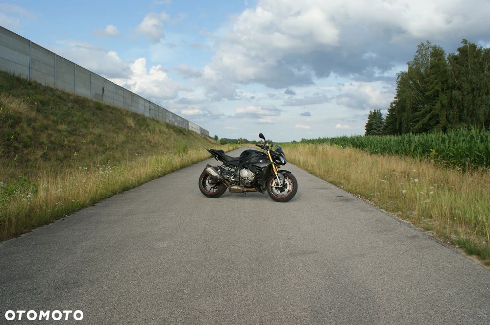 BMW S - 2