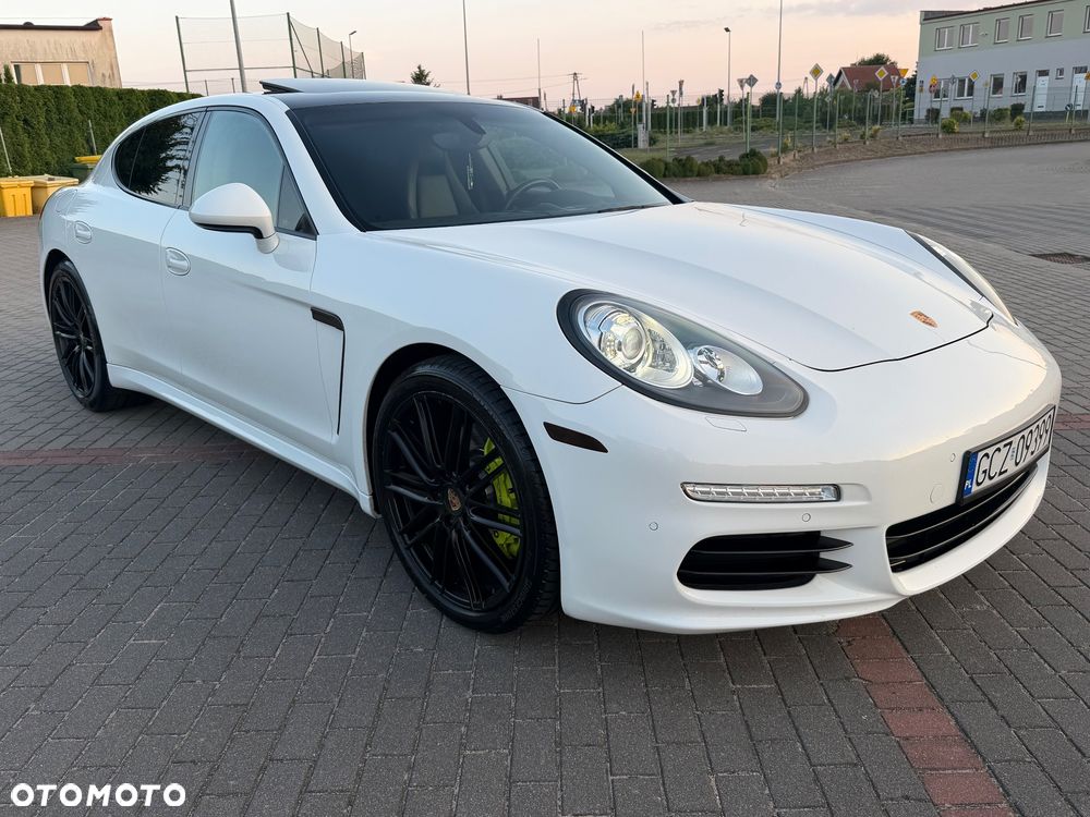 Porsche Panamera 4 Edition - 16