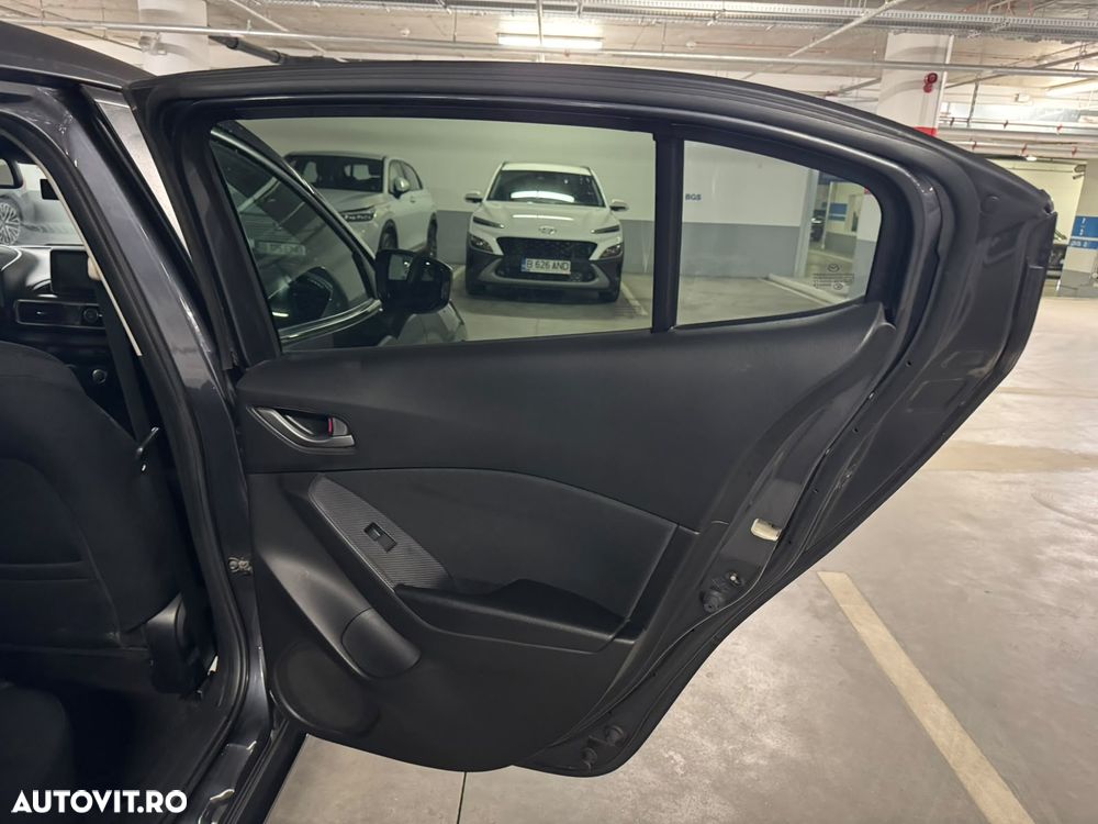 Mazda 3 G120 Revolution - 19