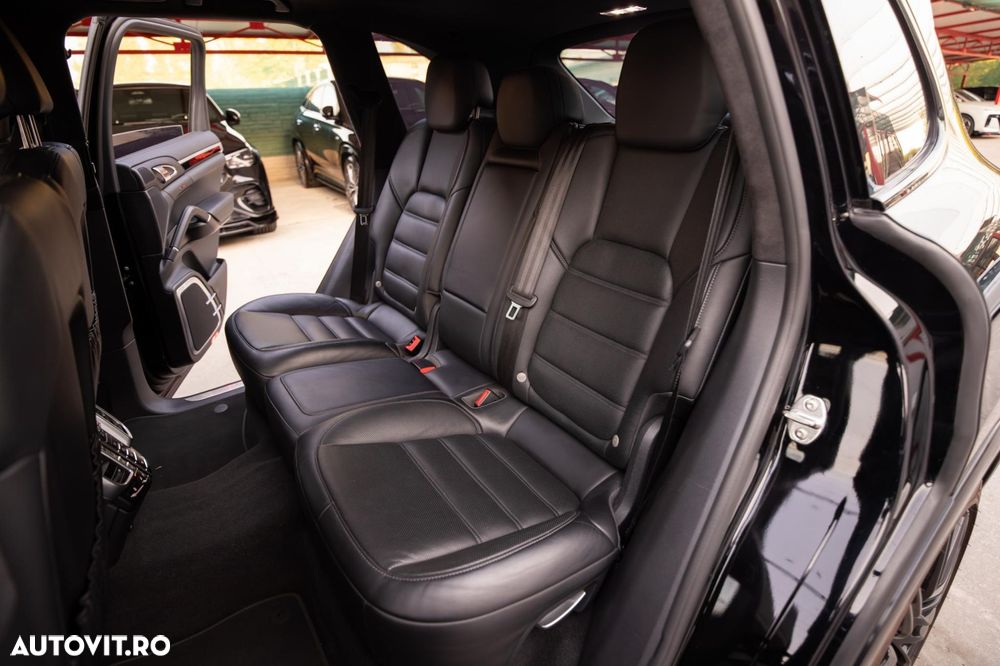 Porsche Cayenne - 13