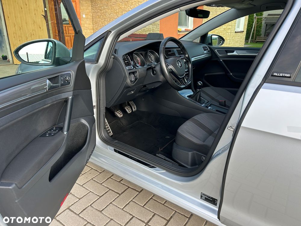 Volkswagen Golf - 8