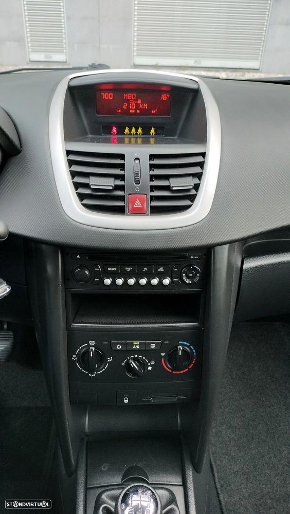 Peugeot 207 1.4 HDi Urban - 11