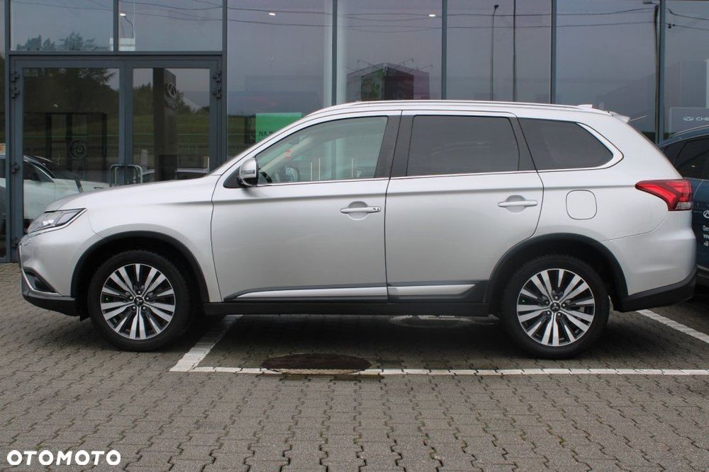 Mitsubishi Outlander - 9
