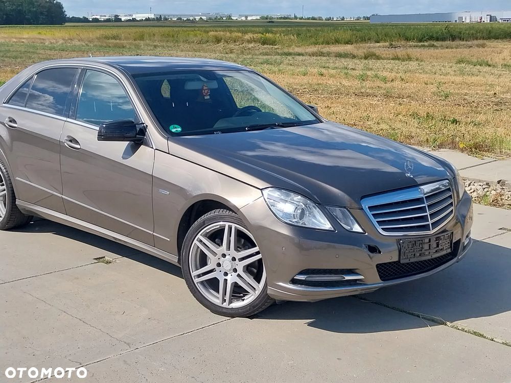 Mercedes-Benz Klasa E 200 BlueTEC 7G-TRONIC Elegance - 1