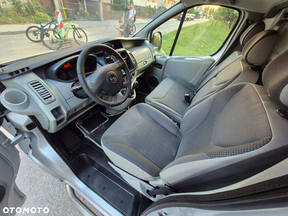 Opel Vivaro - 8