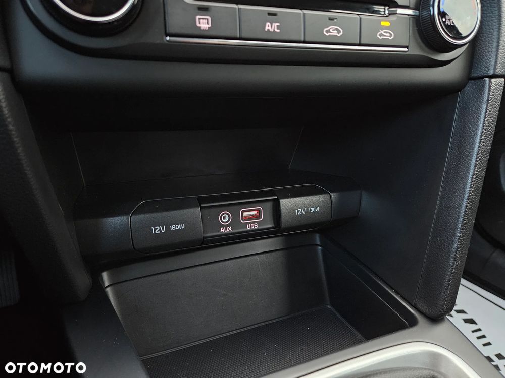 Kia Ceed - 35