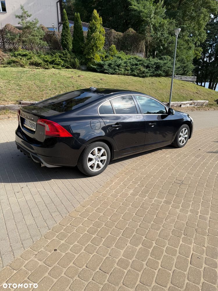 Volvo S60 D3 R-Design - 4