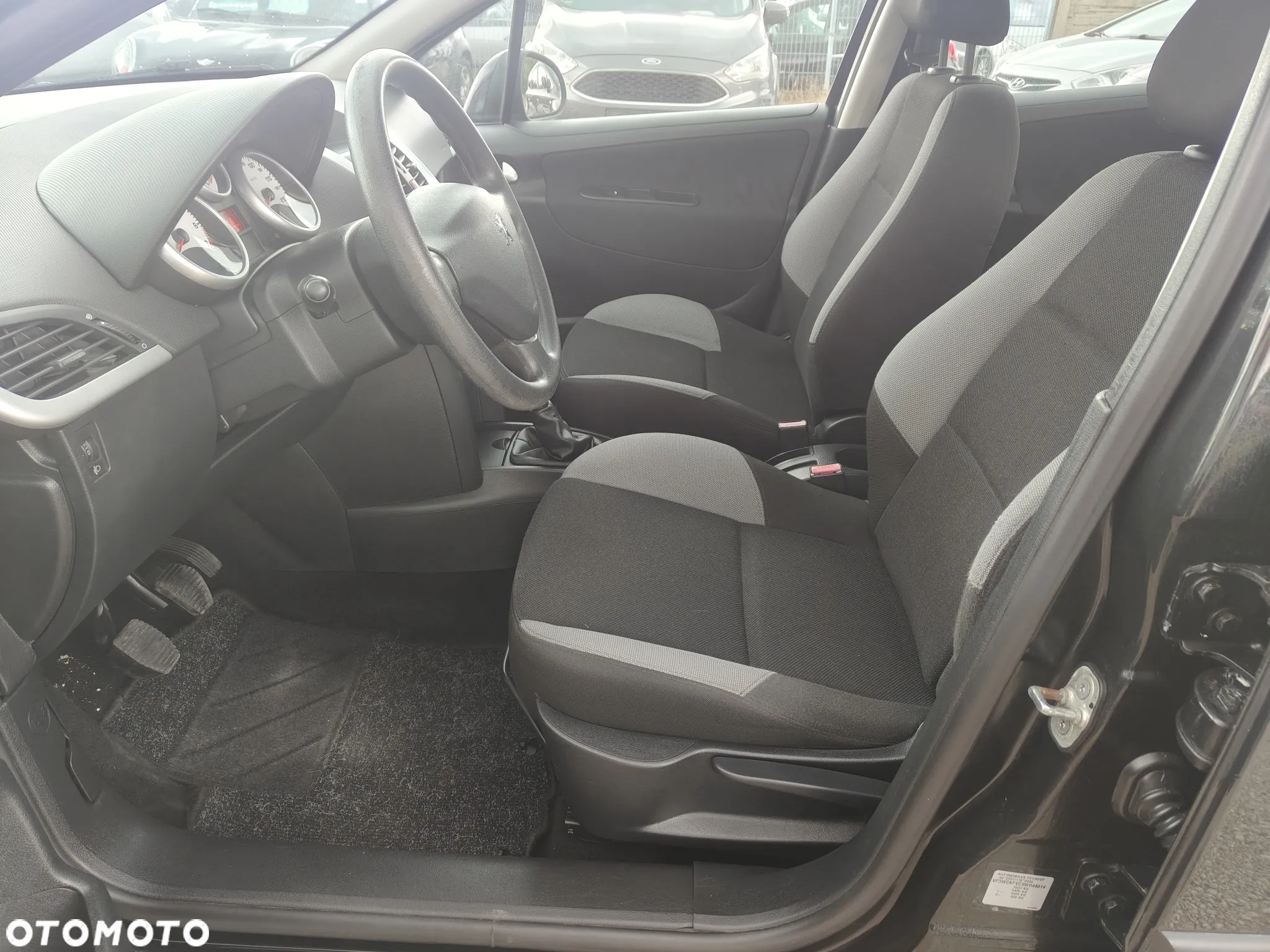 Peugeot 207 75 Urban Move - 13