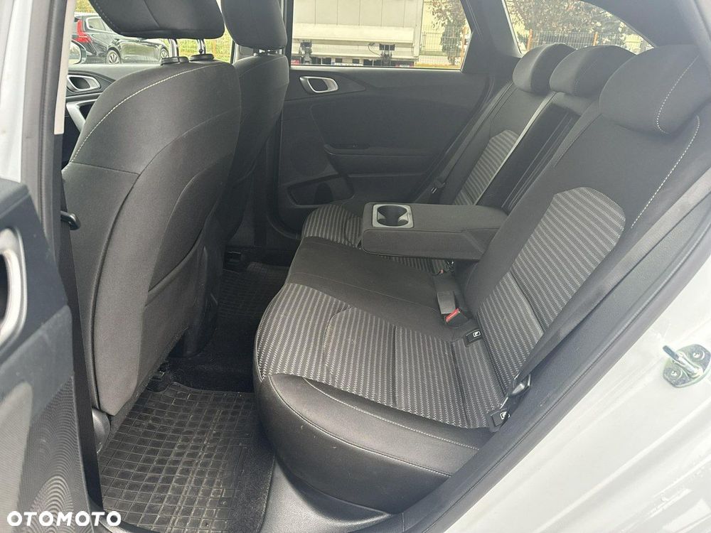 Kia Ceed 1.5 T-GDI M DCT - 15