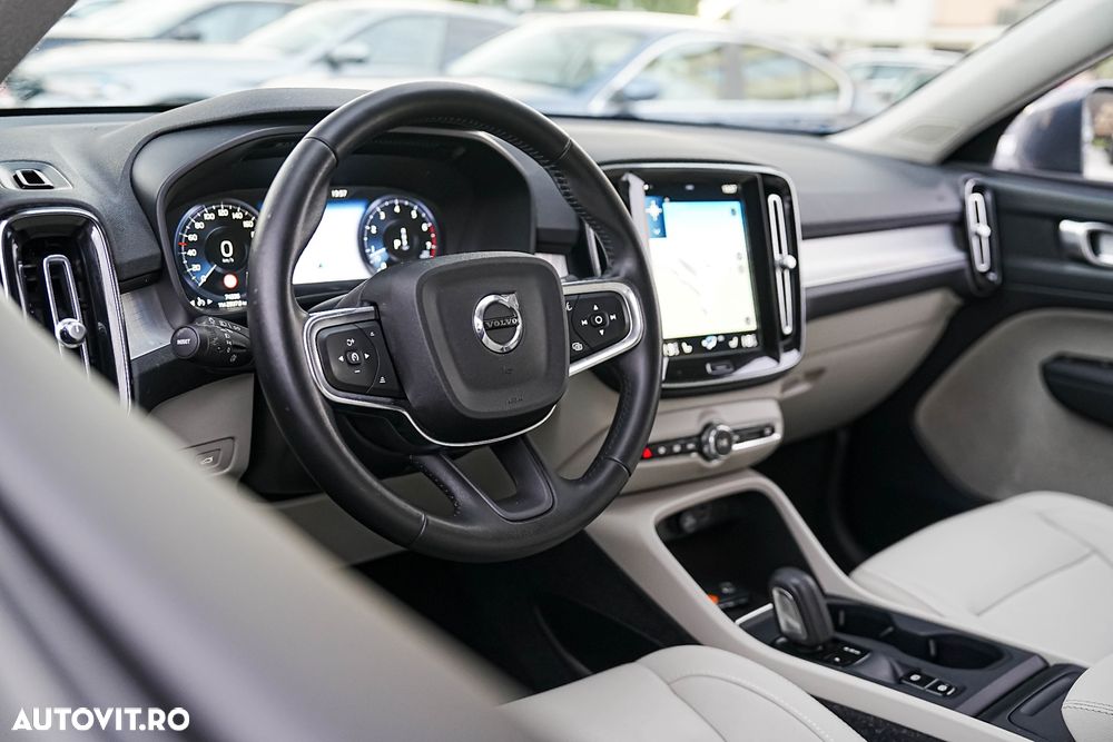 Volvo XC 40 B4 B DKG Momentum Pro - 14
