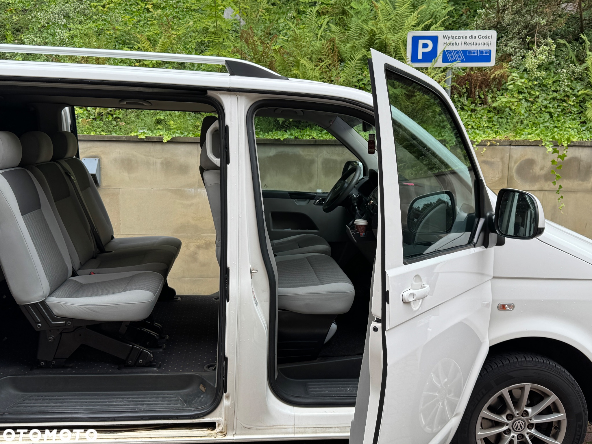 Volkswagen Caravelle - 5