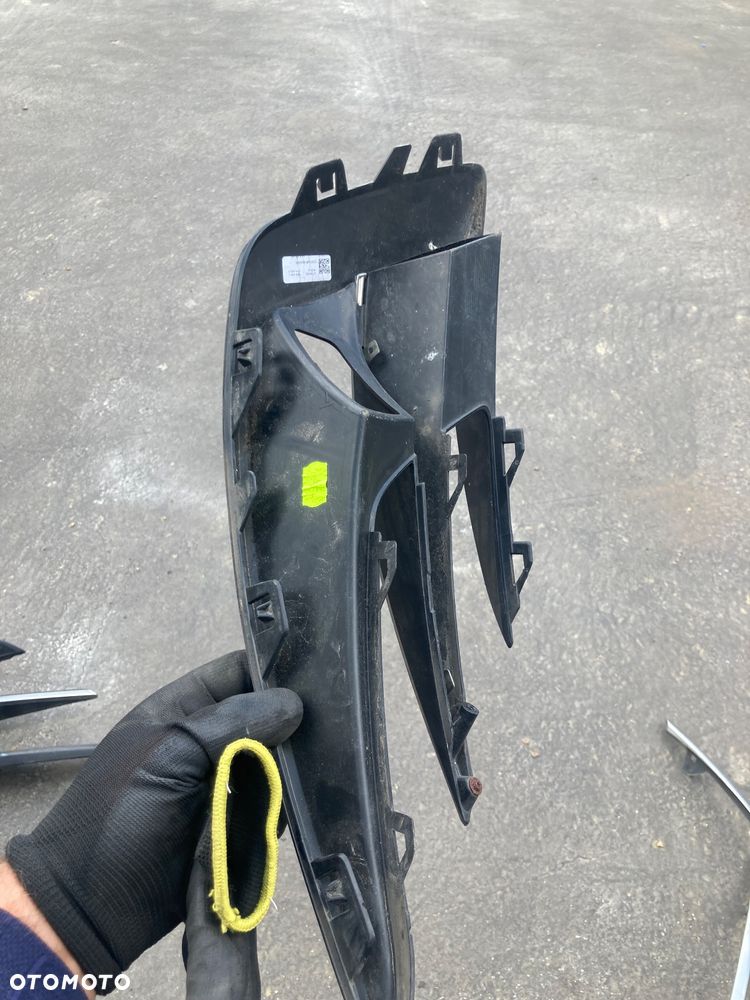 RENAULT Megane IV 4 lift prawa chrom kratka ZDERZAKA  przedniego KRATKA halogenu W ZDERZAK  przedni  zaślepka na halogen - 4