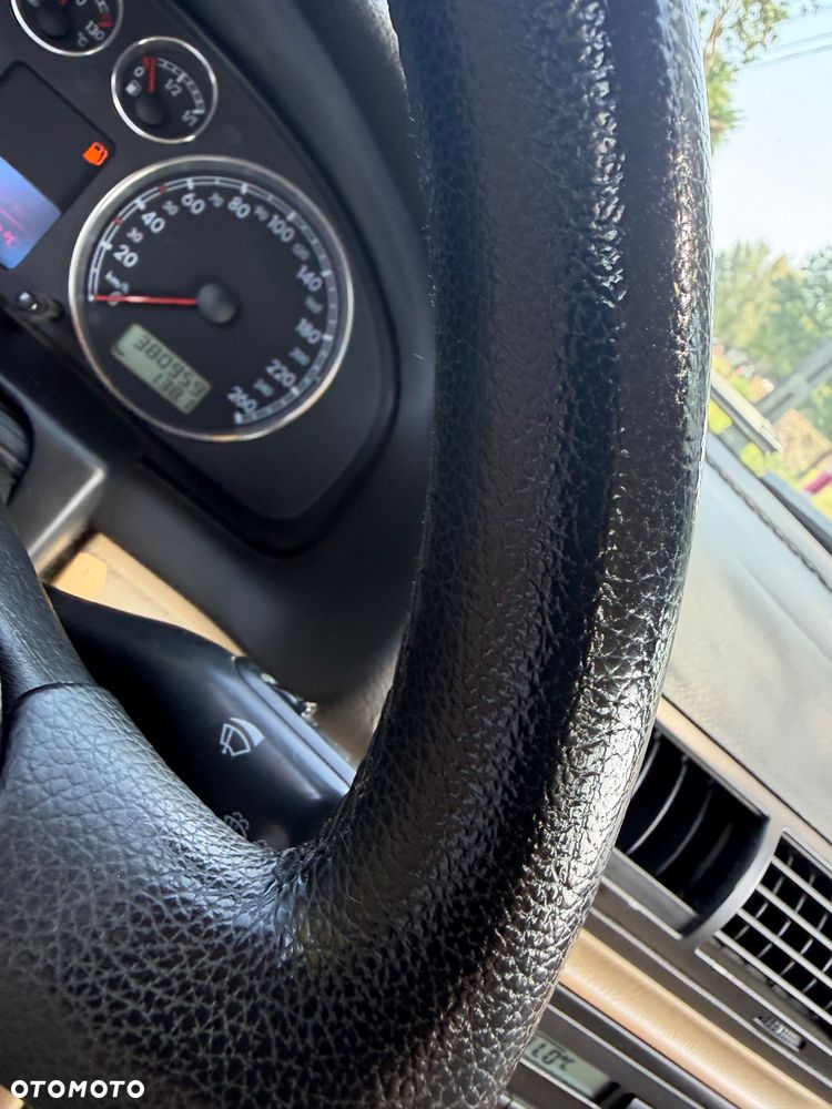 Volkswagen Passat 1.9 TDI Comfortline Family - 17