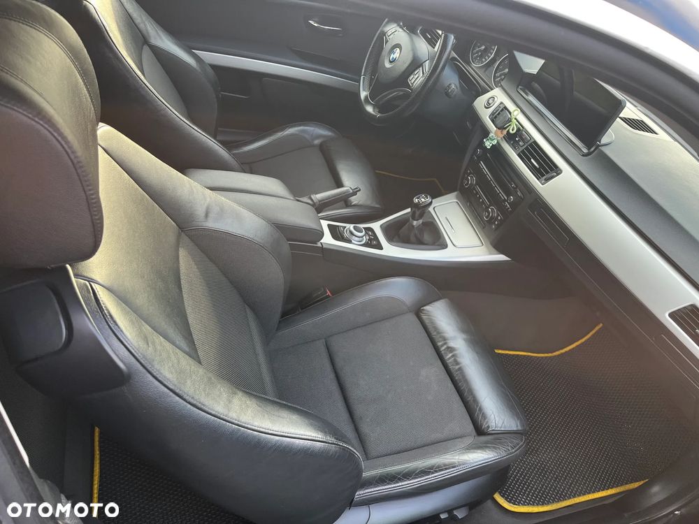 BMW Seria 3 325i - 11