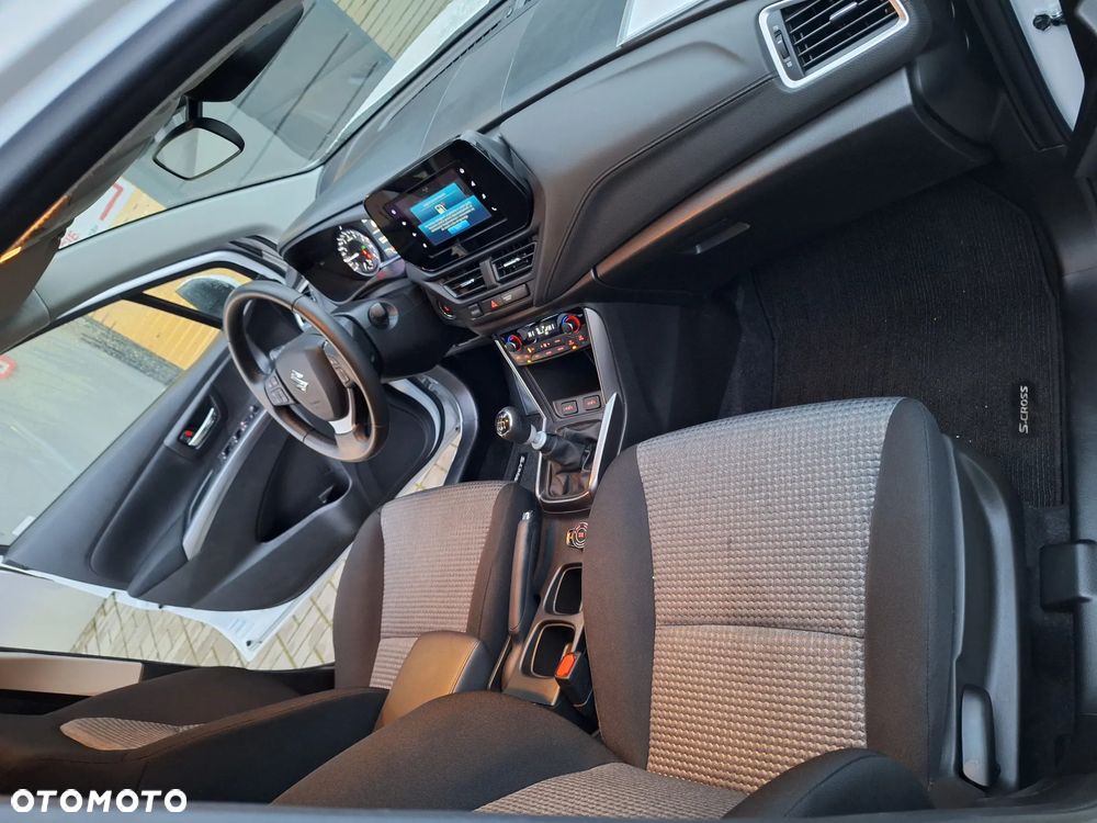 Suzuki SX4 S-Cross 1.4 SHVS Premium 4WD - 11