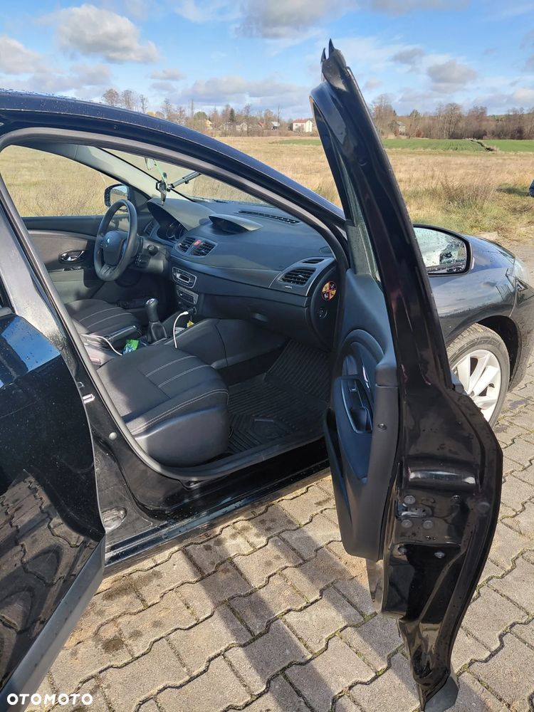 Renault Fluence 1.6 16V Limited - 17