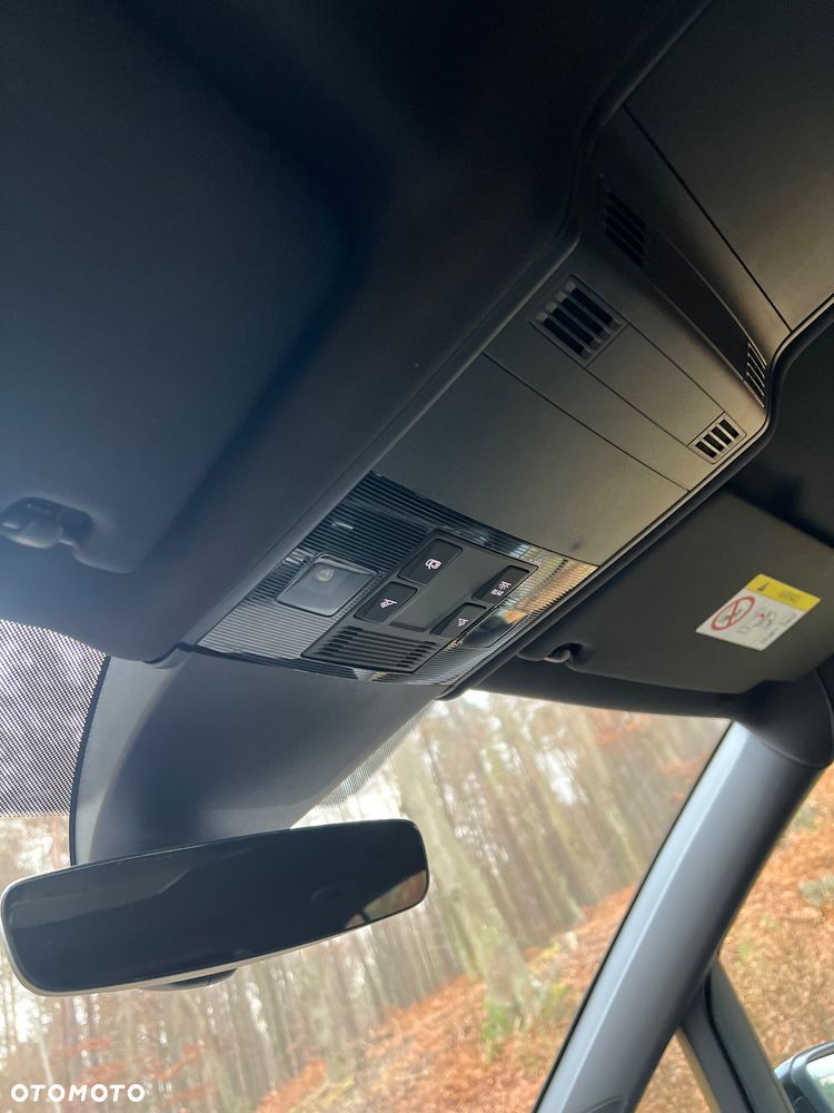 Volkswagen Touran 2.0 TDI BMT United DSG - 36