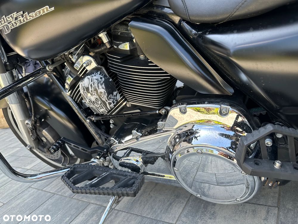 Harley-Davidson Touring Street Glide - 10