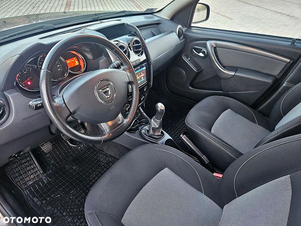 Dacia Duster 1.6 SCe Urban Explorer S&S - 11