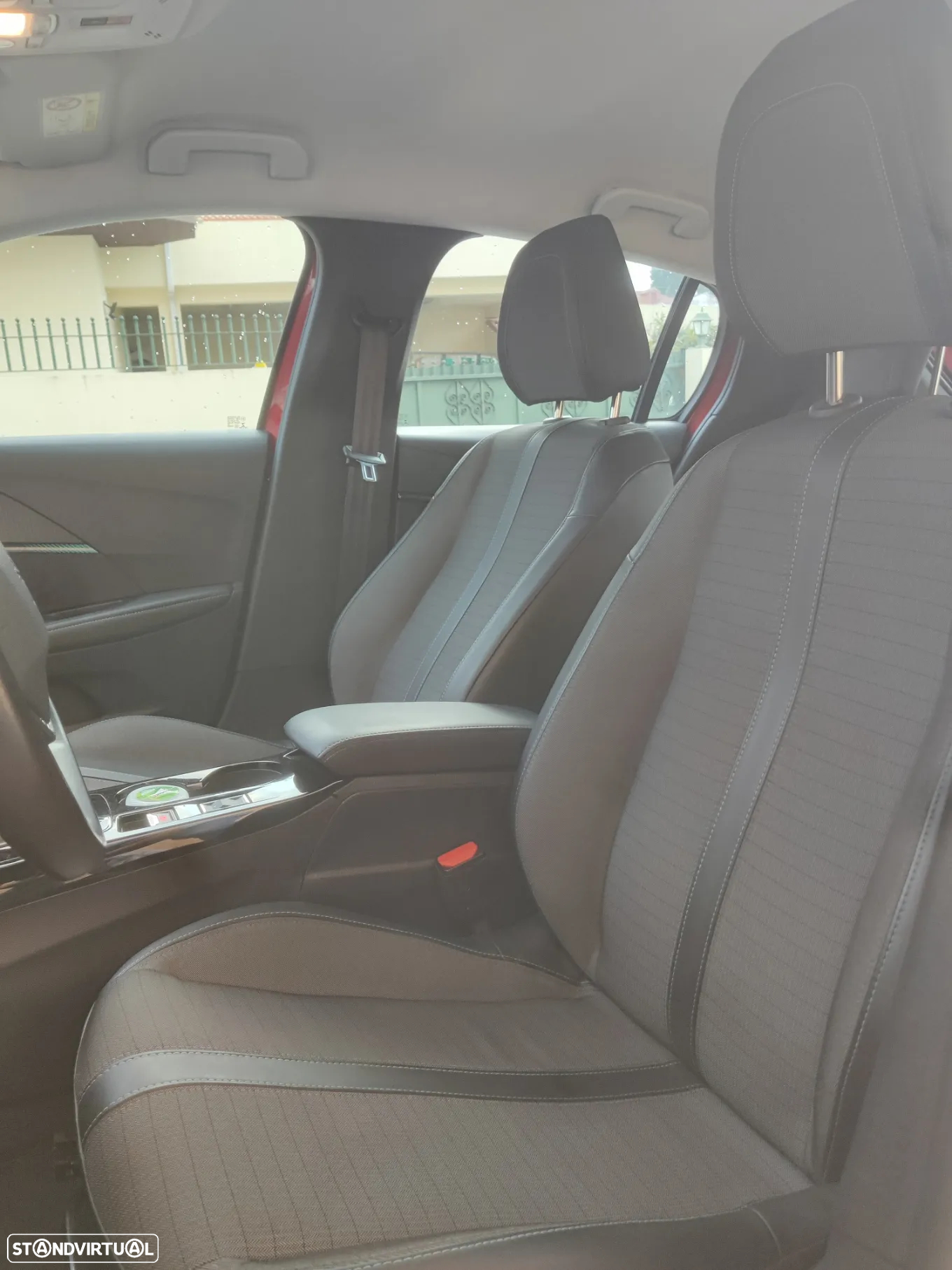 Peugeot e-208 50 kWh Allure - 31