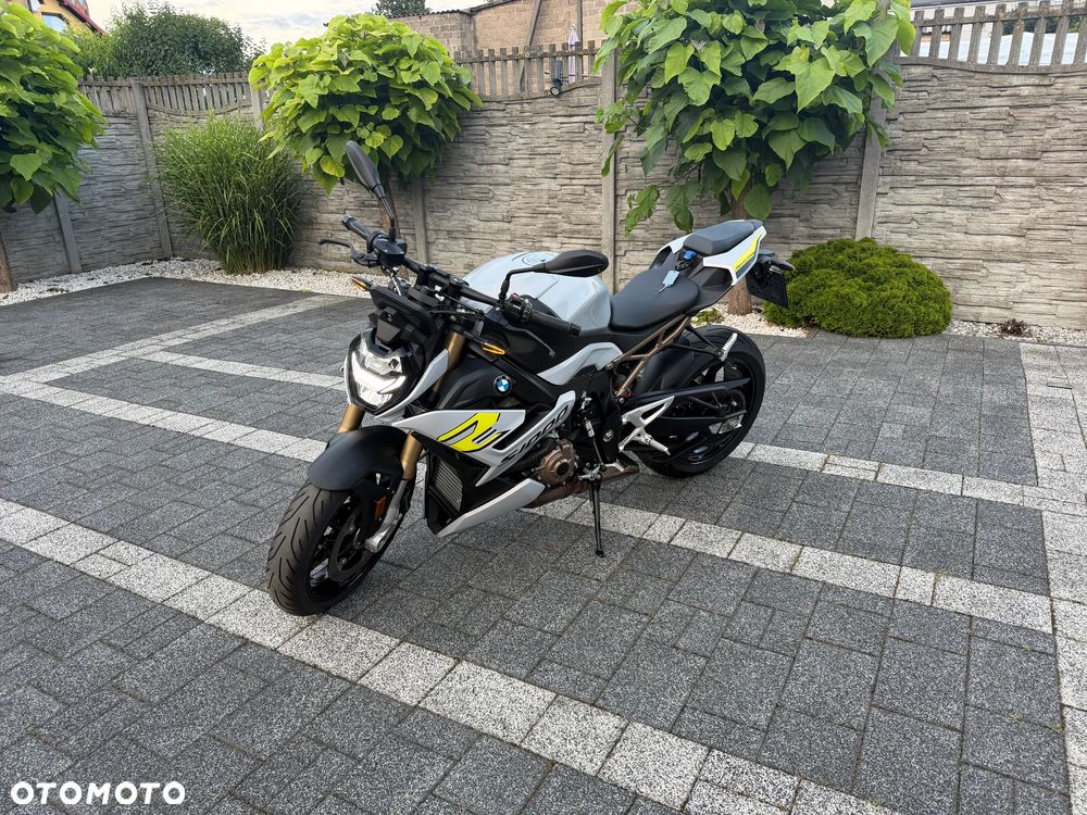 BMW S - 23
