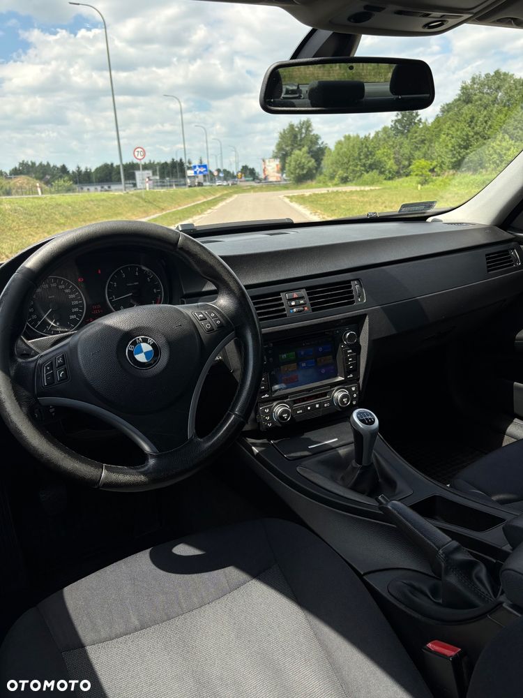 BMW Seria 3 320i - 9