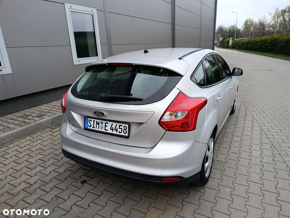 Ford Focus 1.6 Trend EU5 - 16