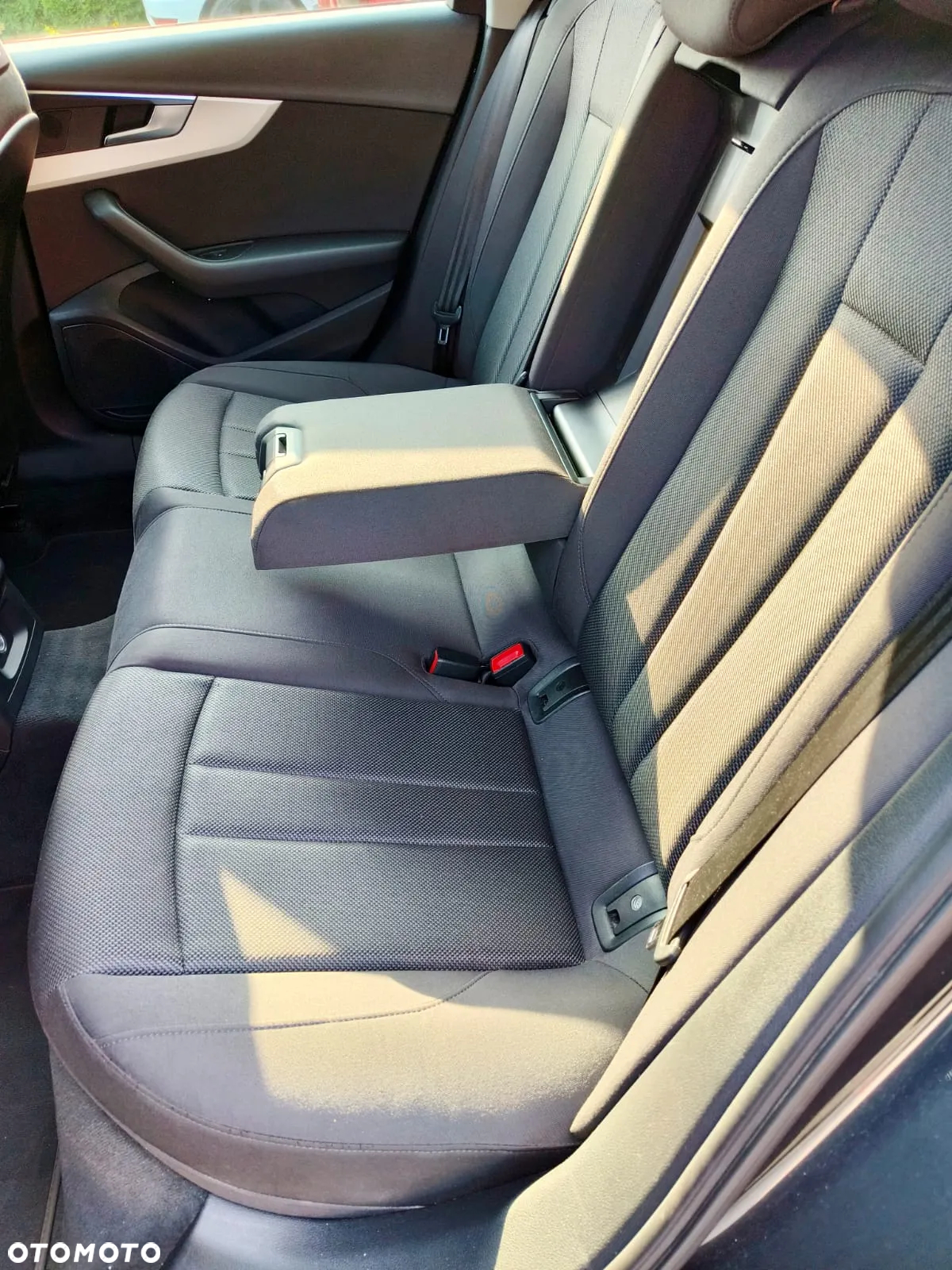 Audi A4 Avant 30 TDI S tronic - 15