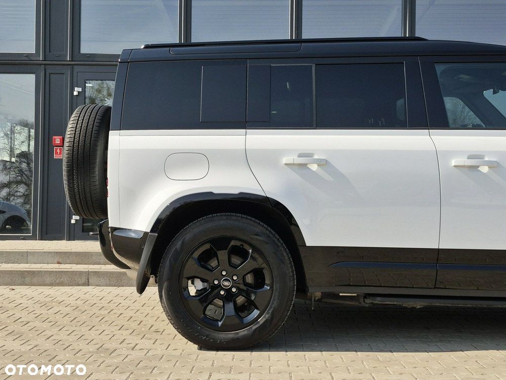 Land Rover Defender - 7