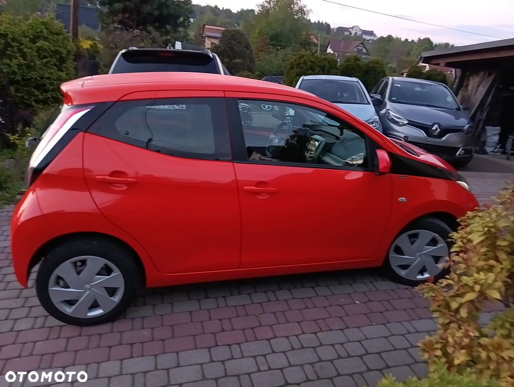 Toyota Aygo x-play touch - 9