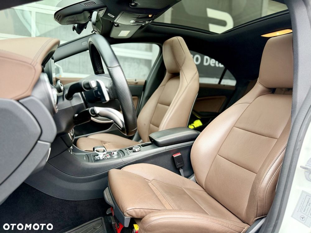 Mercedes-Benz CLA AMG 45 4-Matic - 15