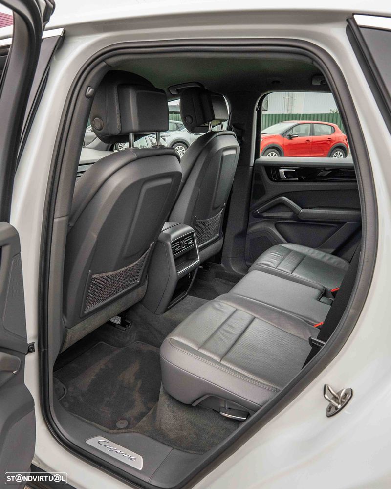 Porsche Cayenne Tiptronic S - 13