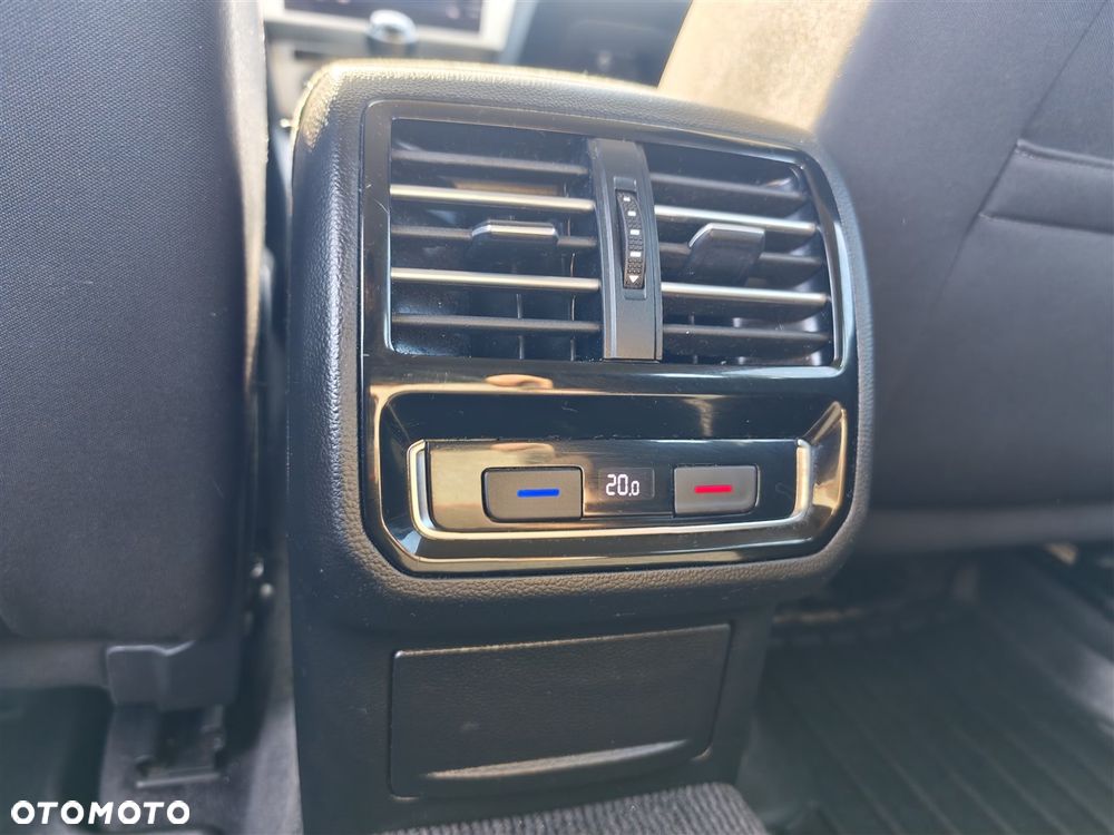 Volkswagen Passat - 22