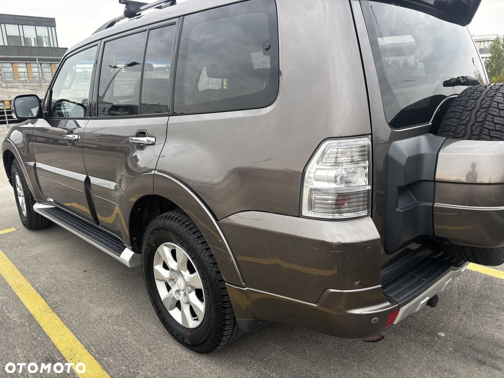 Mitsubishi Pajero - 19