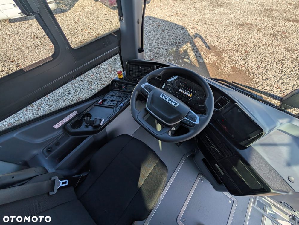Iveco Crossway - 18