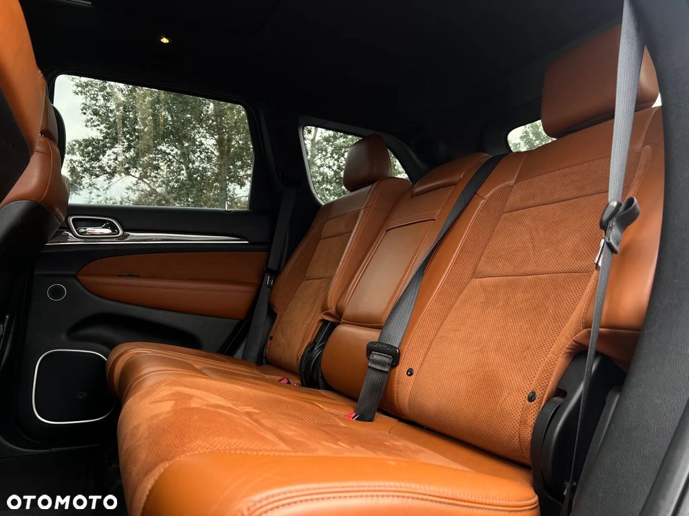 Jeep Grand Cherokee - 27